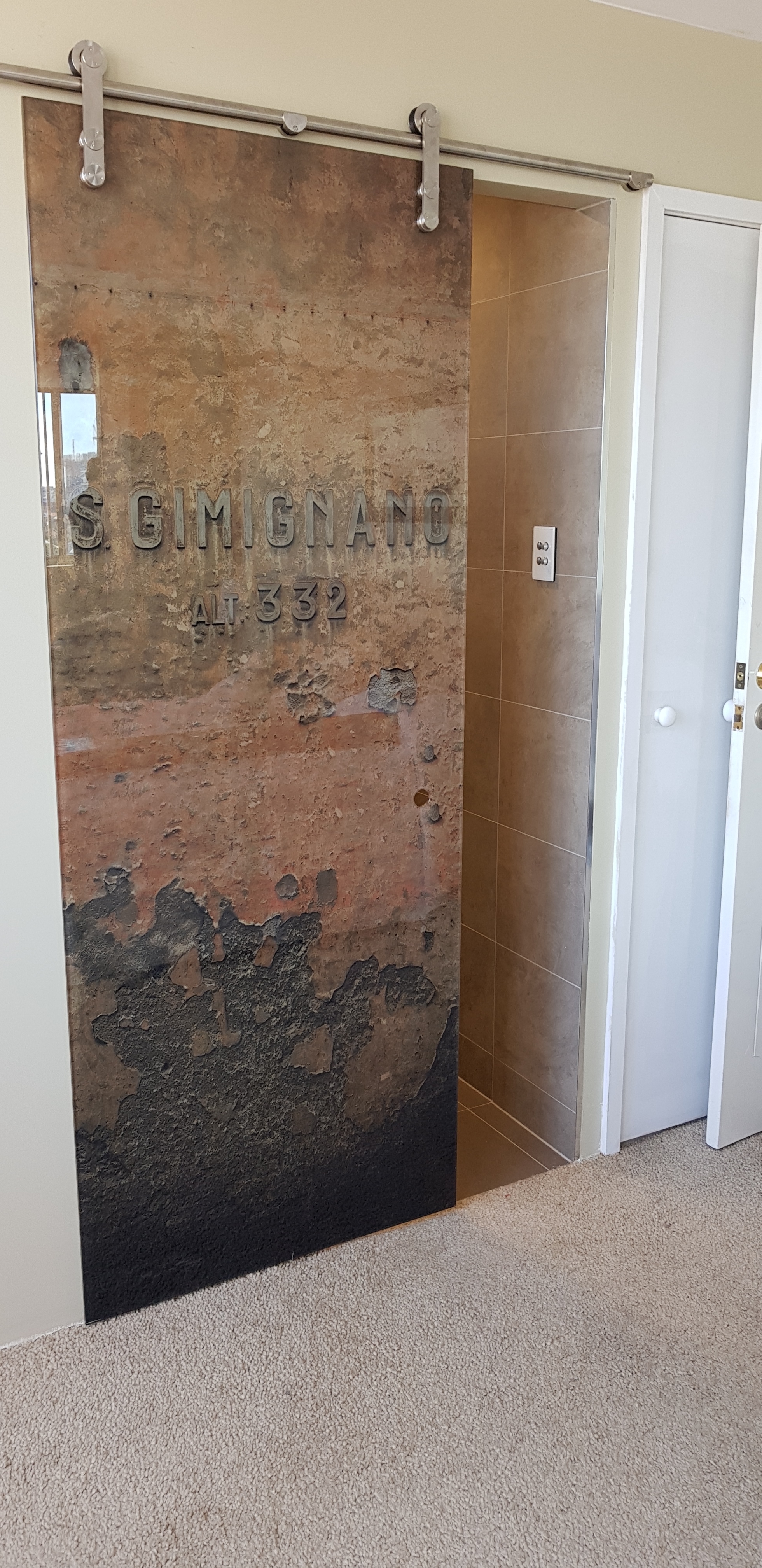 Digital-Printed-Glass-Door-by-Graphic-Glass-Services.-2jpg