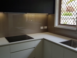 Bronze-Metallic-Painted-Glass-Splashback-by-Graphic-Glass-Services