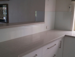 Glass Splashback by Graphic Glass Services Qld