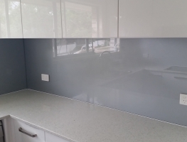 Colourback Glass Kitchen Splashback by Graphic Glass Services Qld