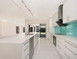 Colourback Glass Kitchen Splashback in Tropical Splash by Graphic Glass Services Qld