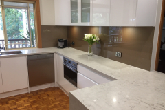 Colourback Toughened Splashback in Bronze Metallic by Graphic Glass Services