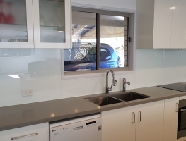 White Splashbacks by Graphic Glass Services