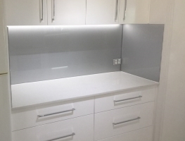 Coarse Silver on Low Iron Glass from Graphic Glass Services
