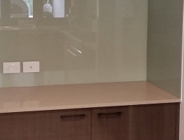 Custom Colourback Glass Kitchen Splashback by Graphic Glass Services Qld