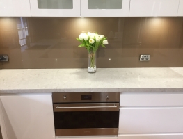 Graphic Glass Services kitchen colourback splashback in Bronze Metallic