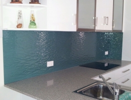 Colourback Patterned Glass Splashback by Graphic Glass Services